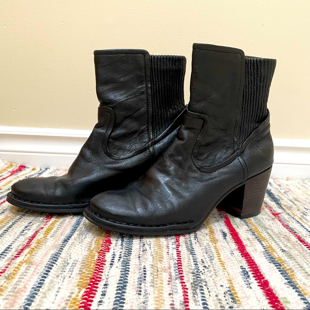 FRYE | Lucinda Scrunch Short Boots | 8.5